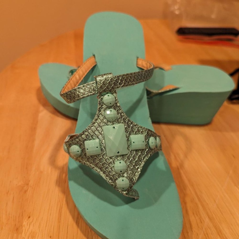 AVON Seafoam Mosaic Wedges/Sandals (Size 10)